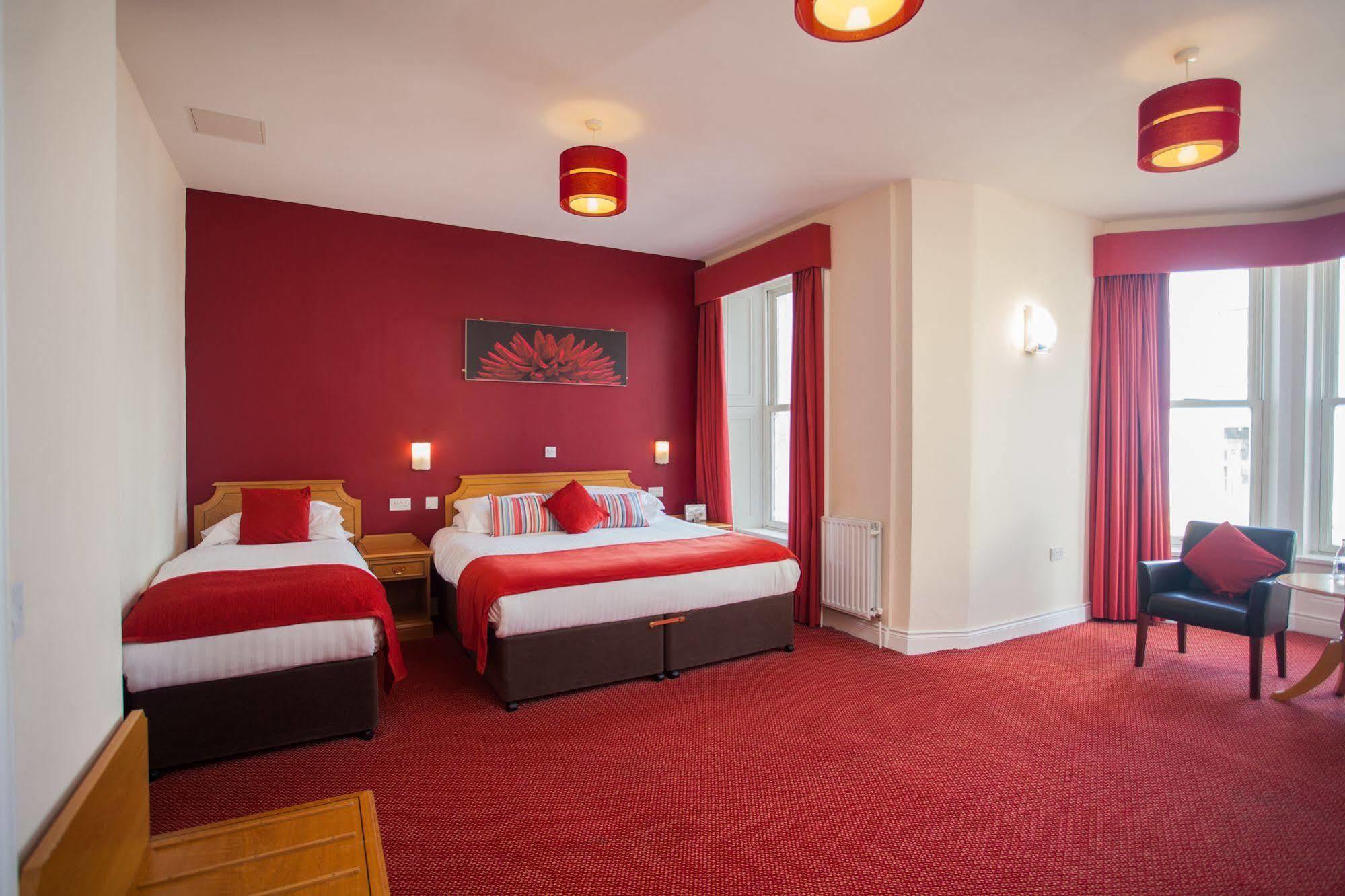 Portrush Adelphi Ξενοδοχείο Εξωτερικό φωτογραφία A room at the hotel